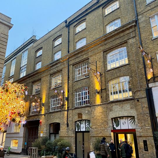 6, Langley Street Wc2