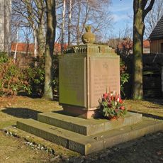 Memorial to the Fallen of the First World War Tina-von-Brühl-Straße 21 (next to)