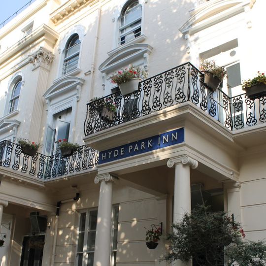 Smart Hyde Park View Hostel