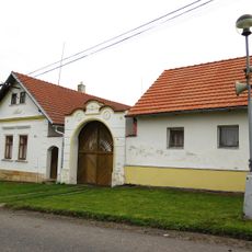 Brána s brankou usedlosti čp. 7