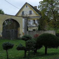 Brána usedlosti čp. 11