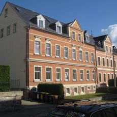 Doppelmietshaus in offener Bebauung mit Vorgarten Freiligrathstraße 1; 3