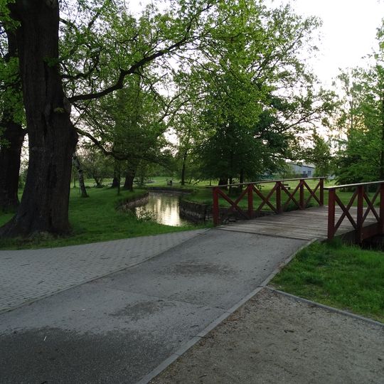 Lávka přes Zlatou stoku v prodloužení ulice K Bertě