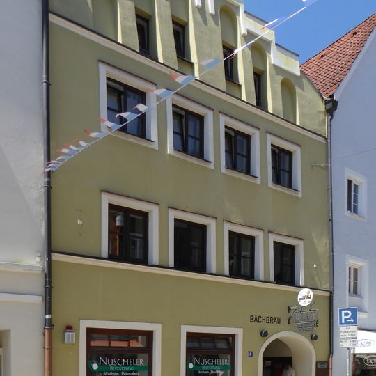 Wohn- und Geschäftshaus