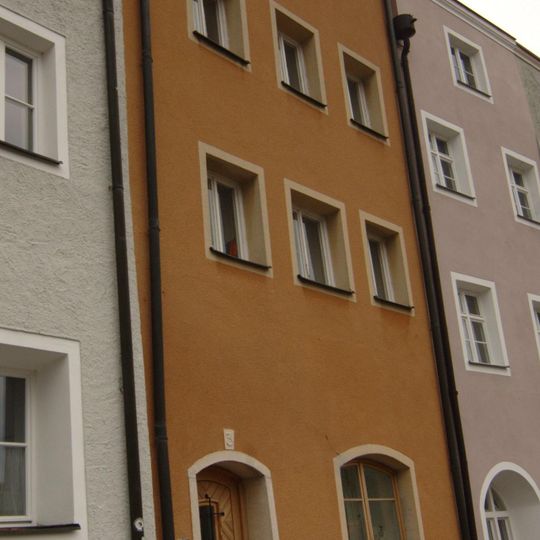 Ehemalige Schlosserei, jetzt Wohnhaus