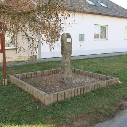 Milník v Hřivčicích