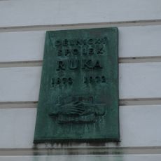 Pamětní deska spolku Ruka v Jaroměři