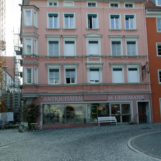 Wohn- und Geschäftshaus