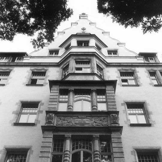 Pfarr- und Wohnhaus Dittrichring 12