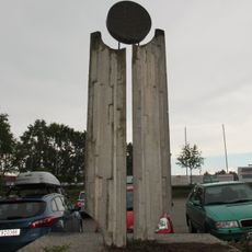 Plastika u hřiště