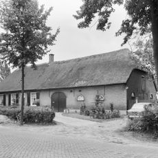 Boerderij van het langgeveltype met combinatie van dwars- en langdeel
