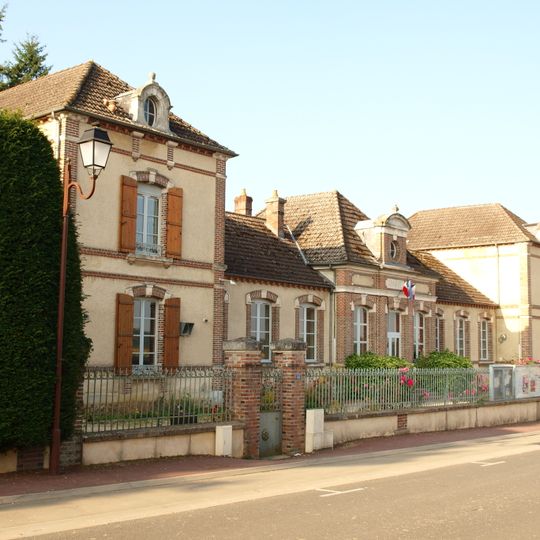 Town hall of Perreux