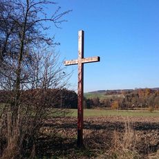 Kříž západně od Snopoušov