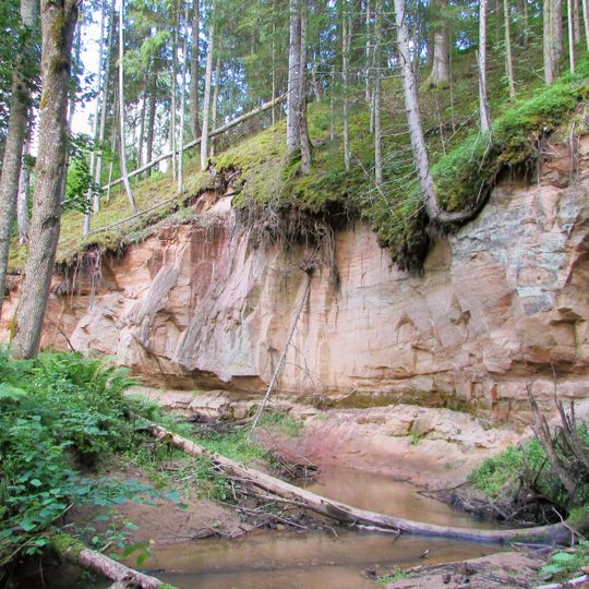 Kaļķupītes klintis