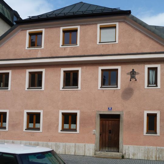 Wohnhaus und ehemaliges Magazingebäude