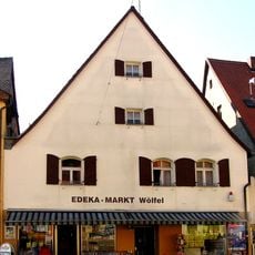 Wohn- und Geschäftshaus