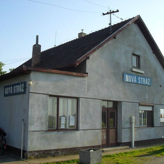 ノヴァー・ストラージ駅