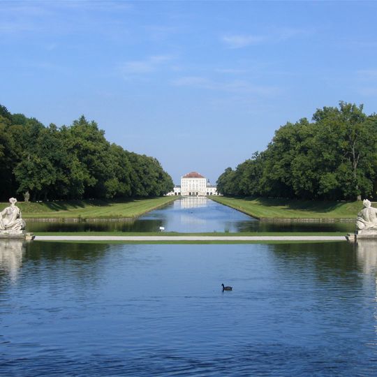 Nymphenburger Park mit Allee und Kapuzinerhölzl