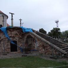 Kalvária, kaplnka s pódiom