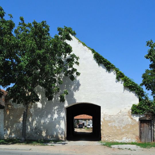 Ortsbefestigung mit Scheune