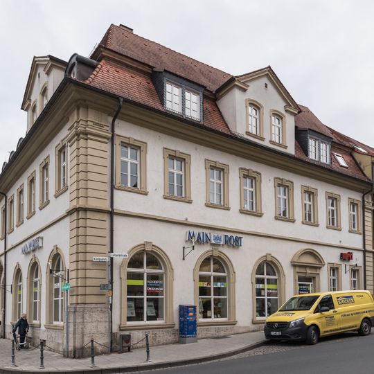 Wohn- und Geschäftshaus