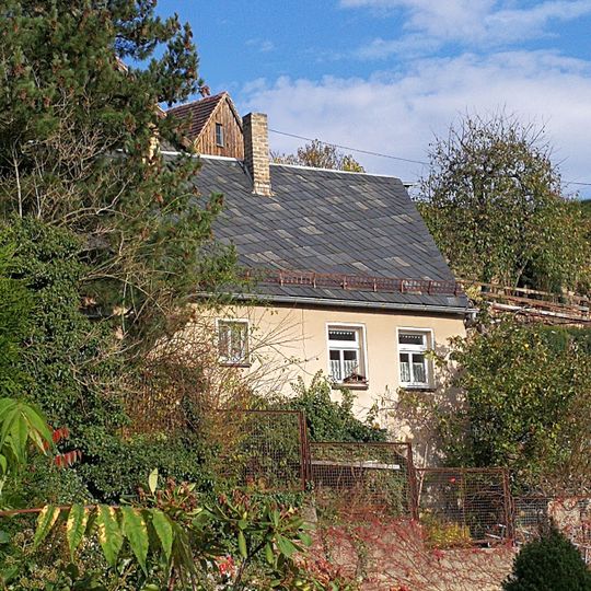 Wohnhaus in offener Bebauung Am Schloßberg 9