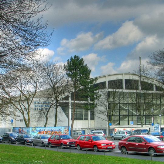 Eis- und Schwimmstadion Köln