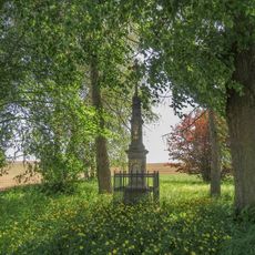 Kříž v Prasklicích na okraji obce