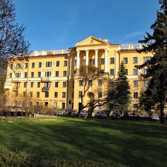 Niezaliežnasci Avenue, 36