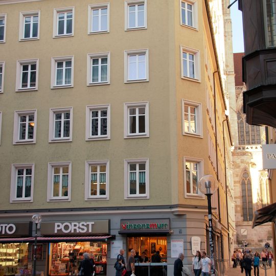 Wohn- und Geschäftshaus