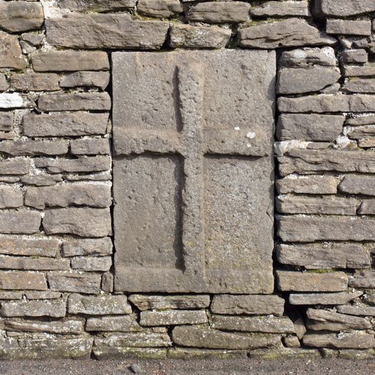 Cross in estate boundary wall of Crosby Hall
