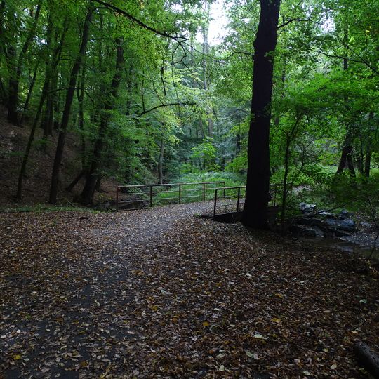 3. mostek přes Kunratický potok v areálu Thomayerovy nemocnice