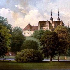 Einzeldenkmale der Sachgesamtheit Schloss, Rittergut und Park Zschepplin: ehemaliges Gutsverwalterhaus mit nördlich anschließendem Wirtschaftsgebäude (siehe auch Sachgesamtheitsliste - Obj. 09300307, Mittelstraße 19) Alte Dübener Straße 19