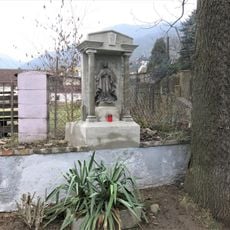 Pomník u silnice 261 v Sebuzíně