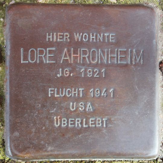 Stolperstein en memoria de Lore Ahronheim