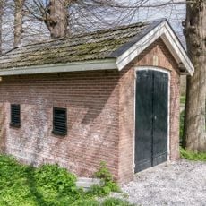 Hervormde kerk, baarhuisje op kerkhof