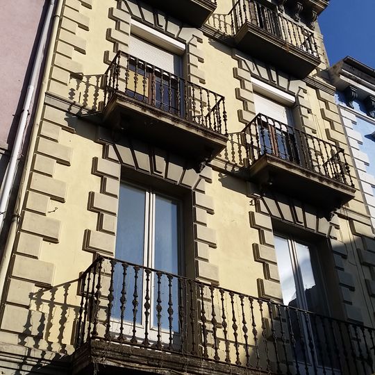 Casa al carrer de Sant Ferriol, 27