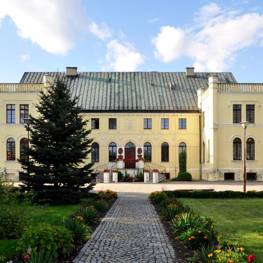 Zespół dworski, Jastrzębia 27 w Żołędowie