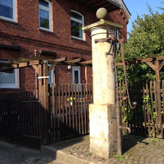 Brunnensäule Fröbelstraße