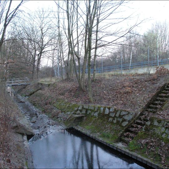Lávka přes Motolský potok poblíž zastávky Vozovna Motol