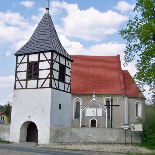 Dzwonnica-brama w Biedrzychowicach Dolnych