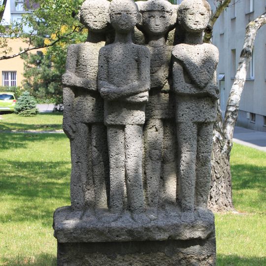 Statue Lorystraße 37, Vienna