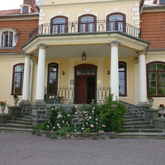 Fasādes dekoratīvā apdare