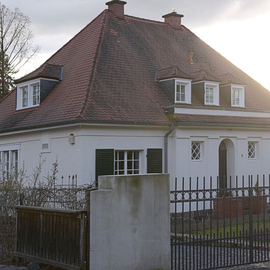 Friedrich-Ebert-Straße 9