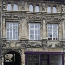 Maison, 3-3bis place de la Halle