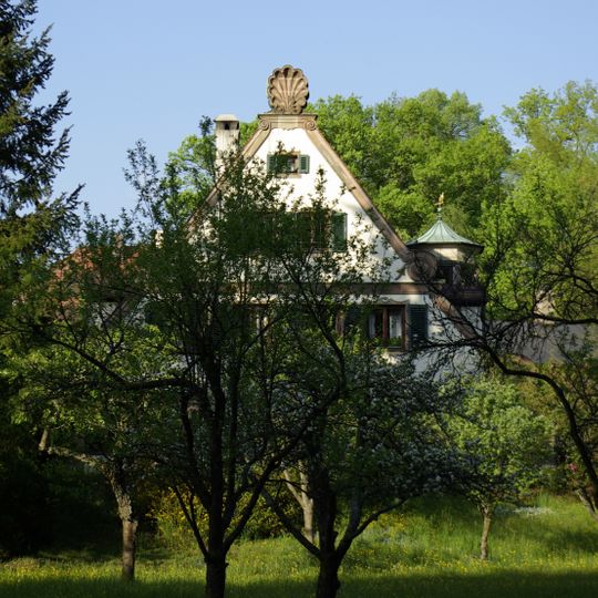Erdgeschossige Villa