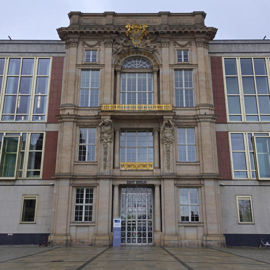 European School of Management and Technology