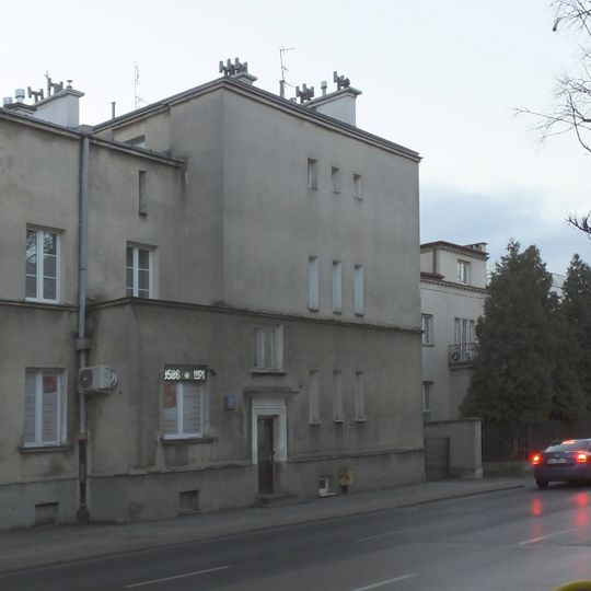 Dom przy ulicy Raszyńskiej 23