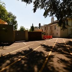 Larkby & Coach House adjoining, Victoria Park Road