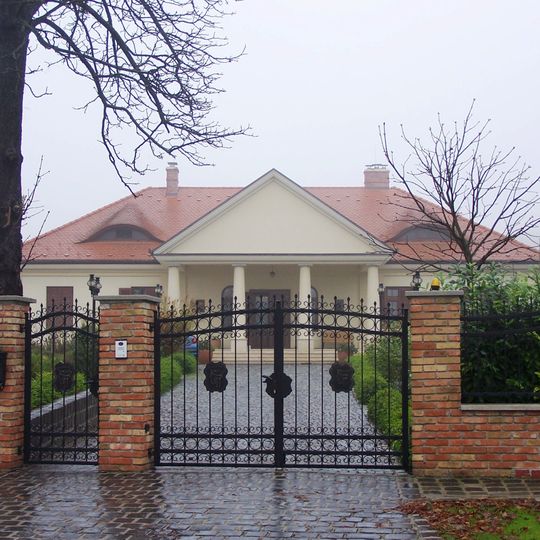 Perczel Mansion in Gomba
